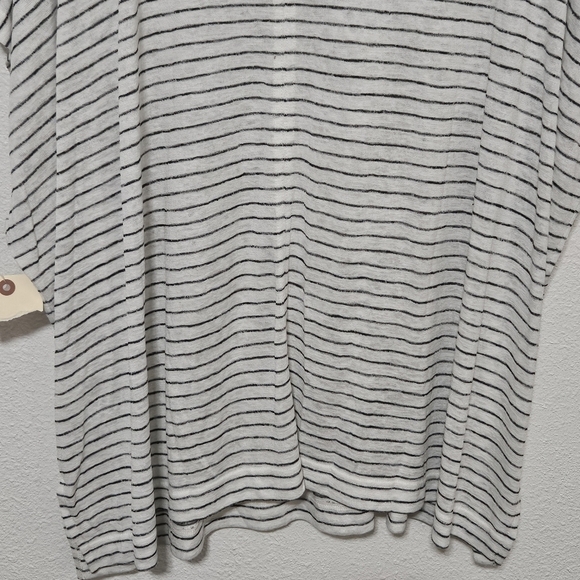 NWT Athleta Realease tee striped top size small tall oversized - Picture 9 of 10